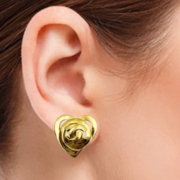 Chanel Vintage Gold Plated Spiral CC Heart Clip on Earrings - Picture 2 of 4